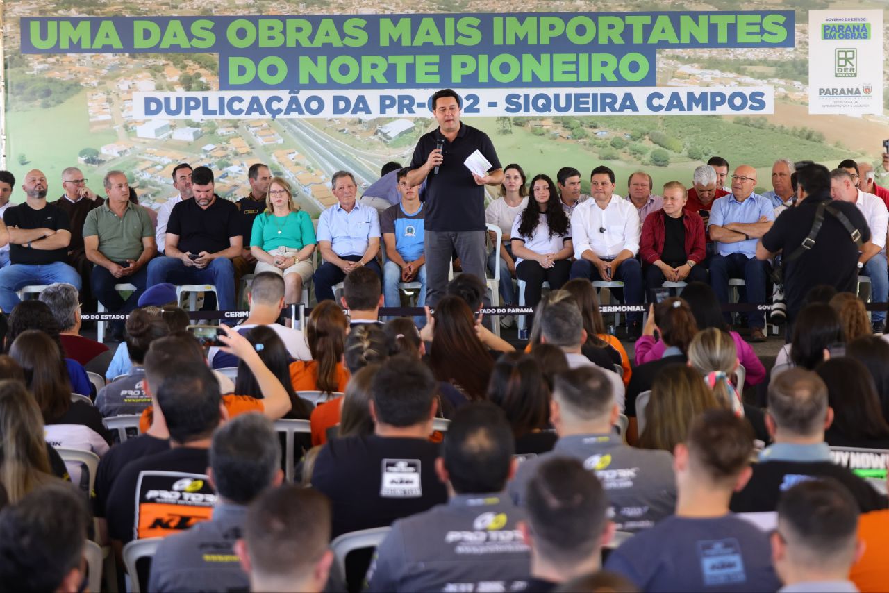 Governador entrega obra de duplicação e trincheiras da PR-092 em Siqueira Campos